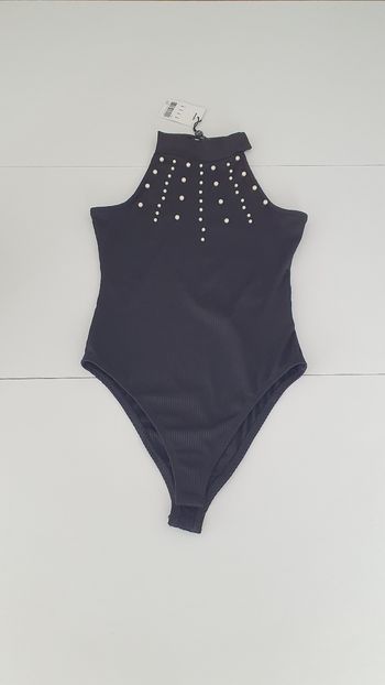 Bodie neuf noir avec des perles en S