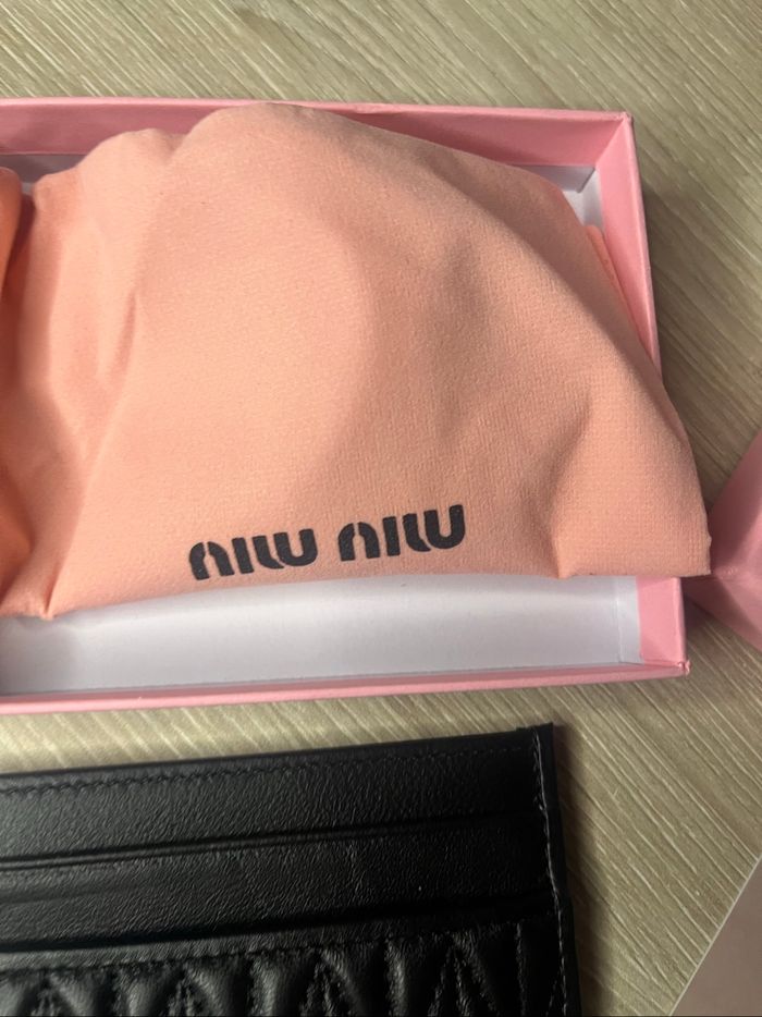 Porte carte miu miu noir neuf - photo numéro 3