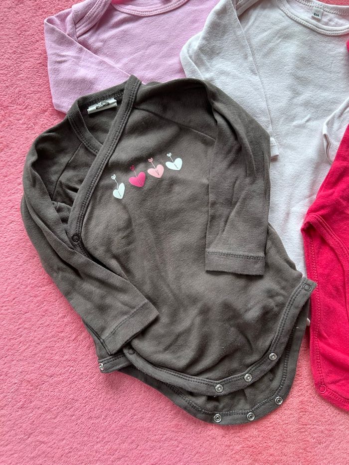 Lot de bodies - photo numéro 4