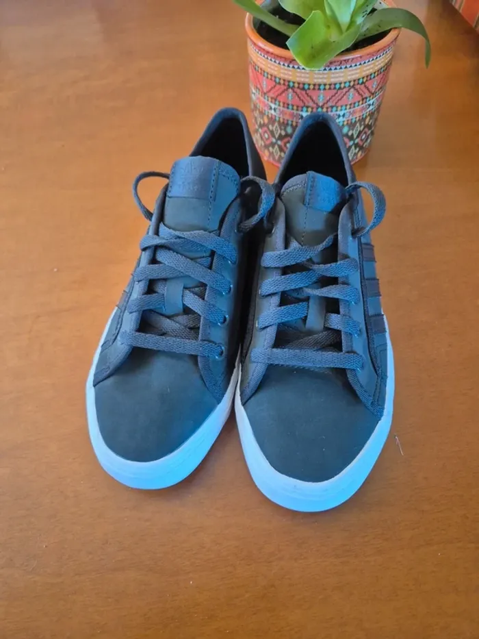 Basket Adidas ortholite taille 38.5