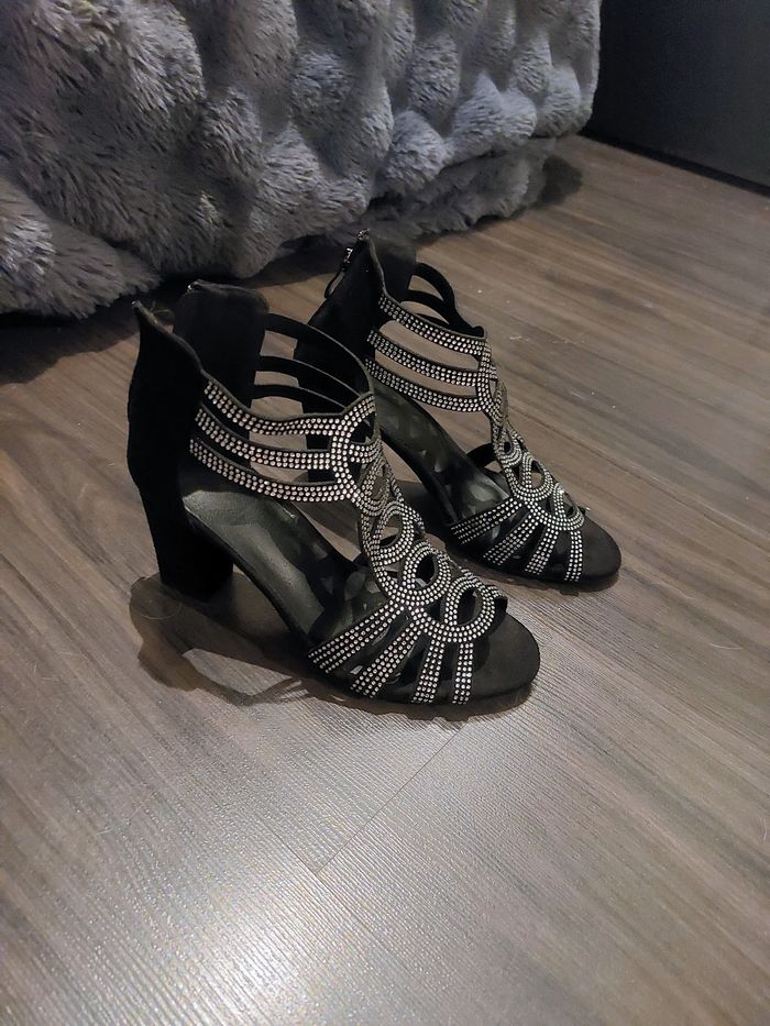 Sandales à talons noires avec strass NEUVES, très  classes - photo numéro 7