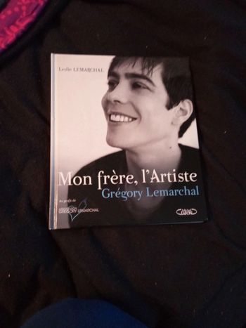 Livre mon frère, l'artiste Grégory Lemarchal