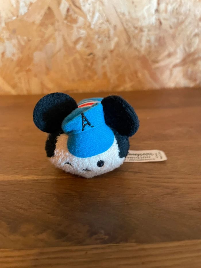 Tsum Tsum officiel Disneyland Paris Mickey Mouse Paris avec la tour effeil sur sa casquette - photo numéro 2