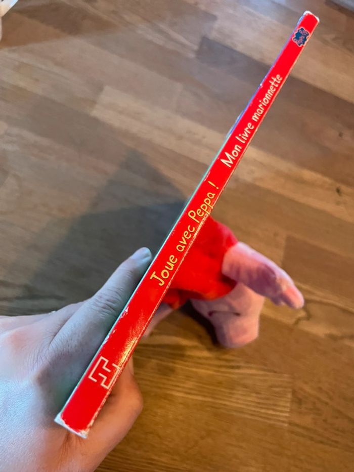 Livre Peppa Pig Mon livre marionnette Joue avec Peppa - photo numéro 2