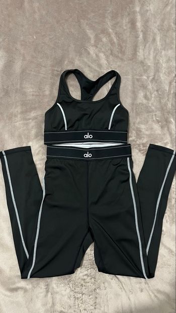 Ensemble Yoga Alo