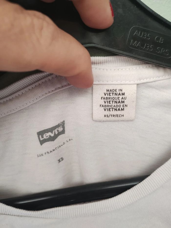 T shirt Levi's xs - photo numéro 4