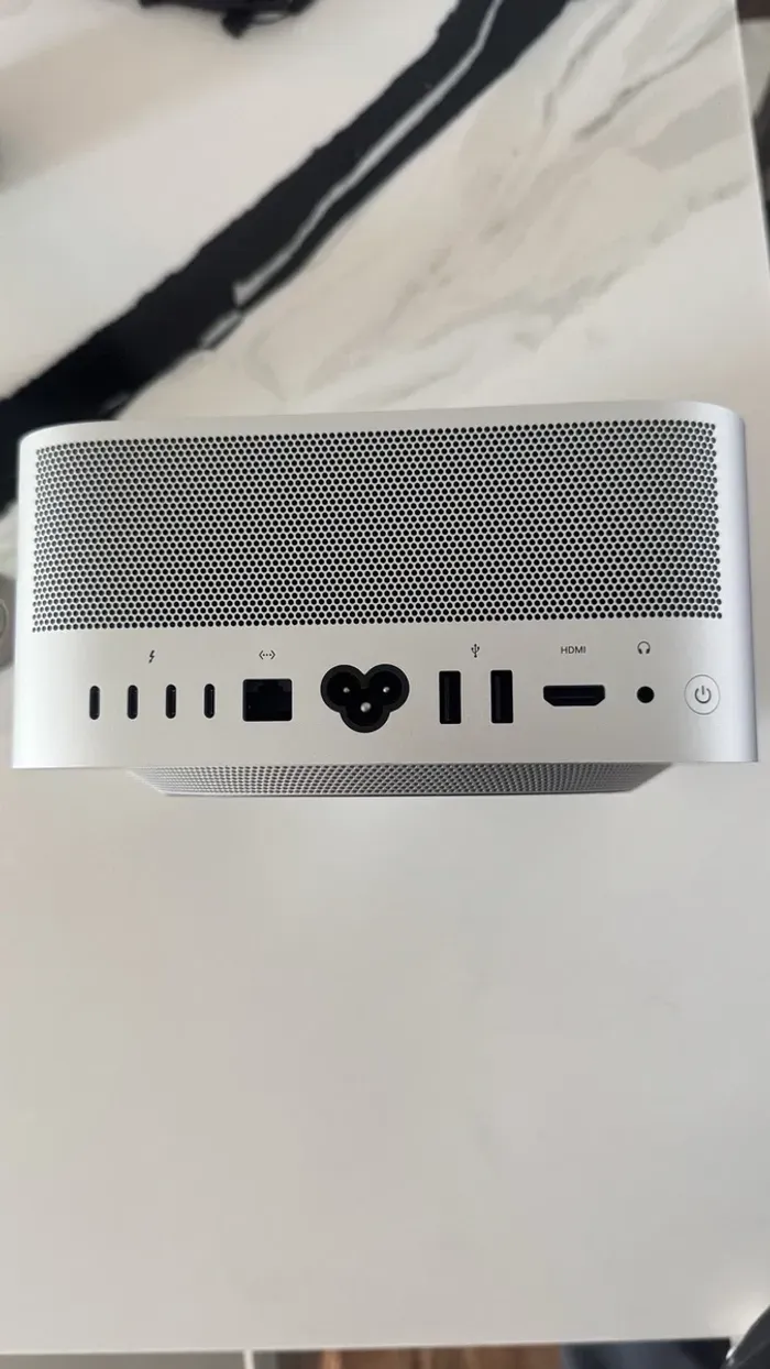 GPU APPLE MAC STUDIO M2 ULTRA 8 To SSD 192 Go RAM 24 cœurs 76 cœurs