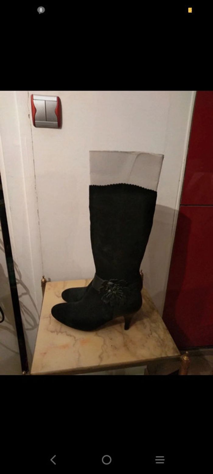 Bottes noires en daim cuir Anne Weyburn neuves pointure 38 - photo numéro 2