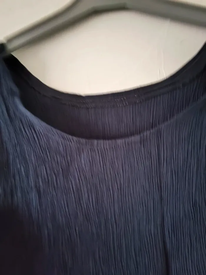 Magnifique débardeur en crêpe bleu marine vintage Mil mikee taille 36 ou S - photo numéro 3