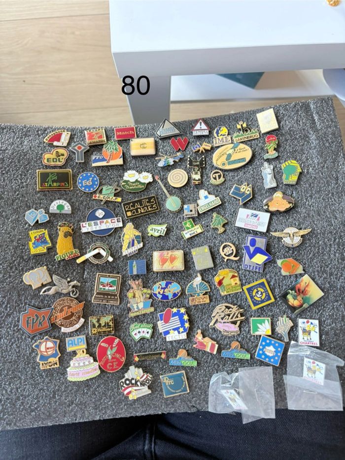 Lot 80 pin’s