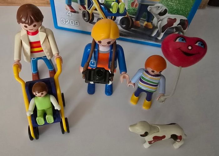 Playmobil 3209 : promenade famille  poussette avec un chien - photo numéro 3