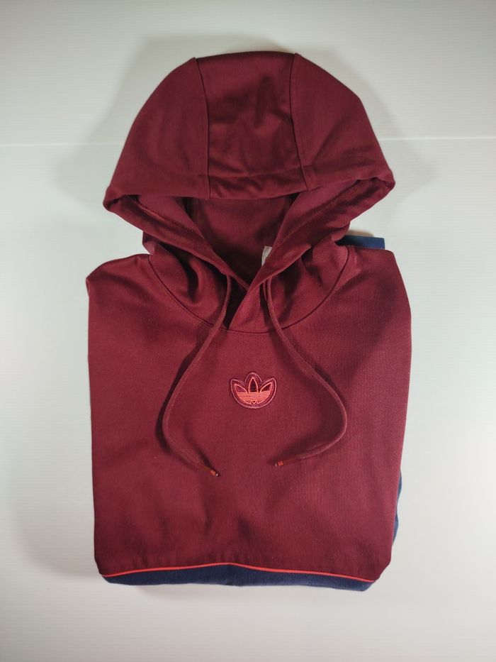 Sweat adidas rouge et bleu