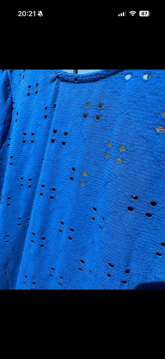 T-shirt bleu dos nue - photo numéro 3