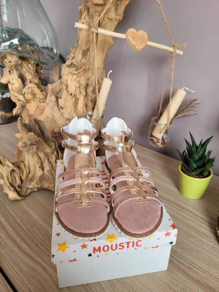 Nu pieds pointures 30 neuf. - photo numéro 2