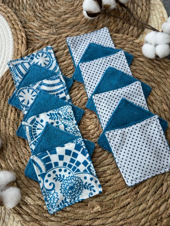 Lingettes lavables en éponge micro fibre lot de 14 Taille 9x9 cm lavable à 30° Création Fait main Ateliersdisa