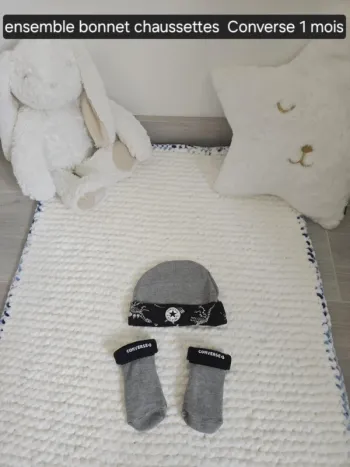 Bonnet et chaussettes