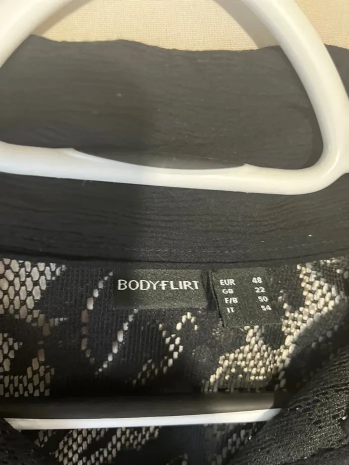 blouse noire - photo numéro 5