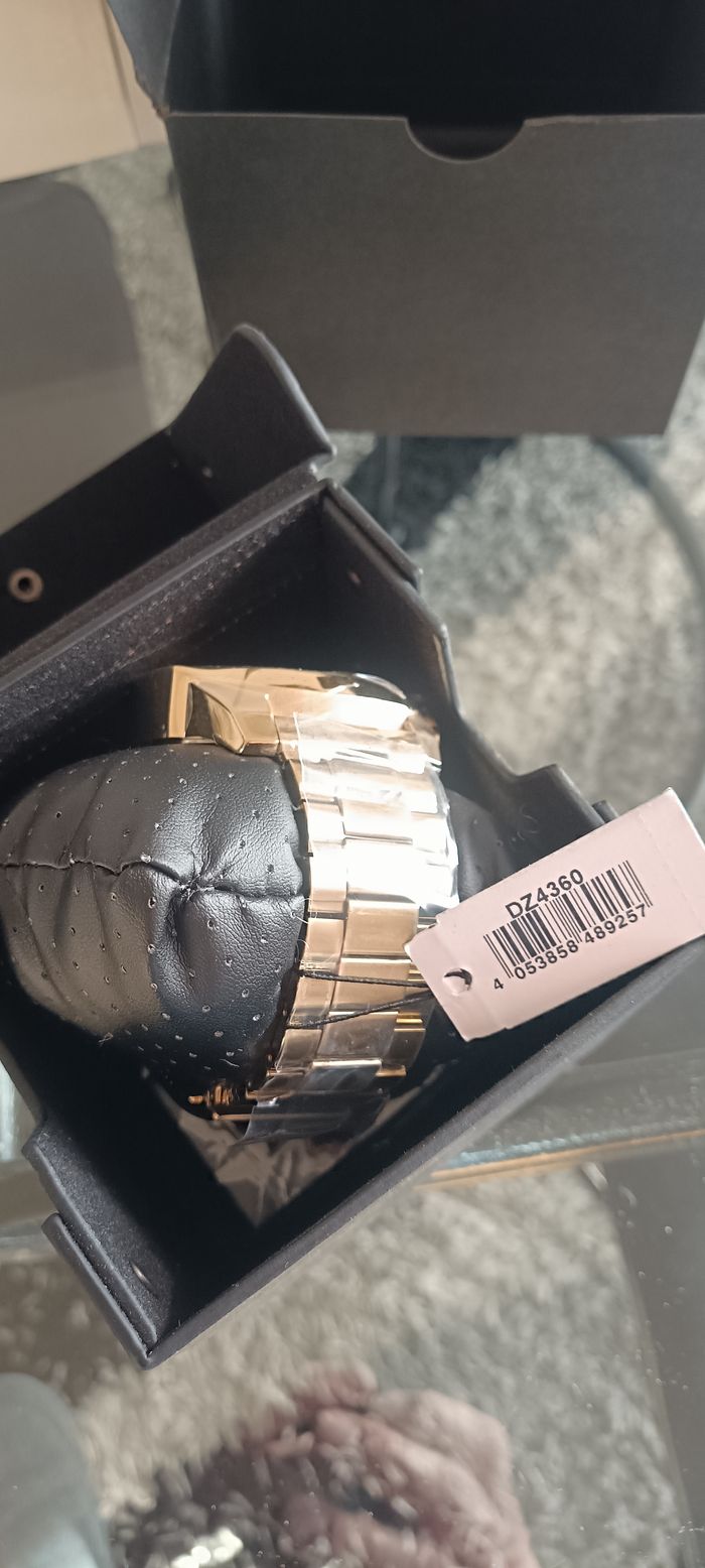 Montre Homme DIESEL, étanche, couleur Or. Neuve. - photo numéro 8