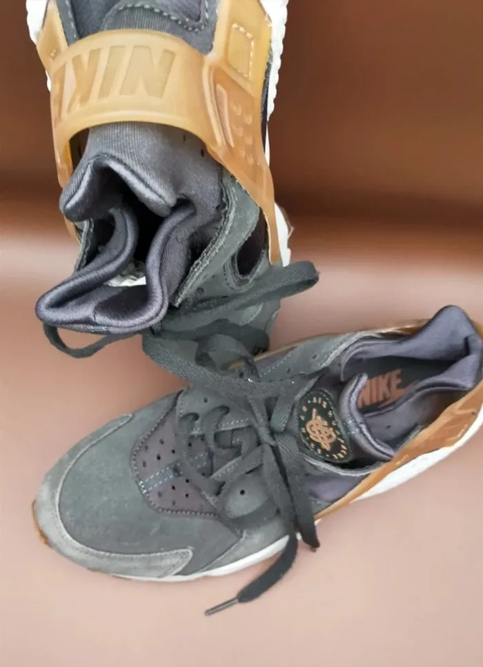Basket nike air huarache, noir, pointure 40 - photo numéro 4