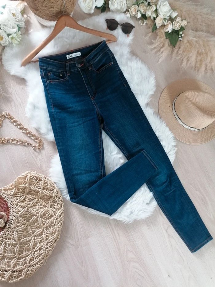 Jolie jeans Zara taille Haute 34 - photo numéro 2