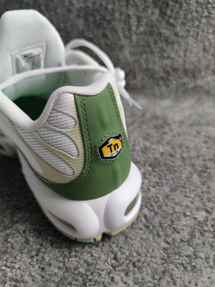 Nike Air Max Plus Light Bone Honeydew Alligator - photo numéro 5