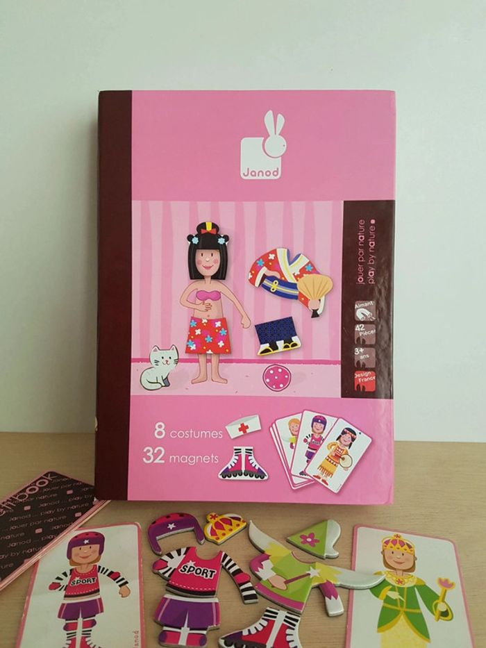 Janod jeu Magnetibook déguisements princesse et fée