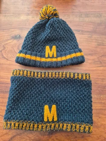Ensemble bonnet + tour de cou