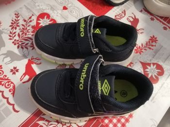 Vend basket taille 23