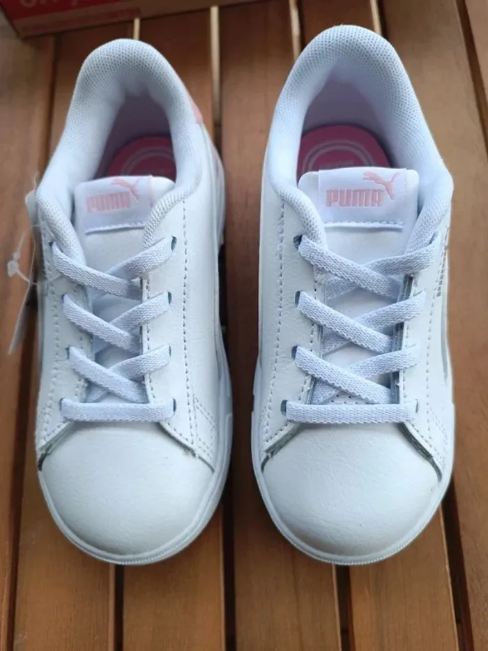 Baskets Puma fille pointure 25 - photo numéro 2