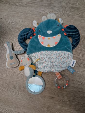 Jeu d'éveil doudou