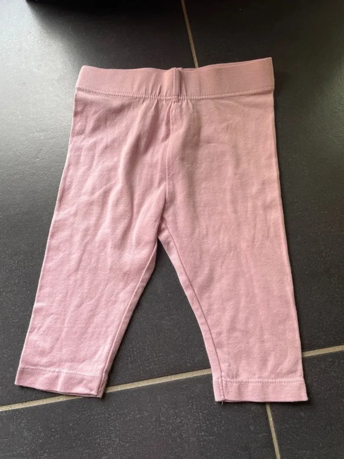 Lot 2 leggings court et 7/8 en 18 mois - photo numéro 2