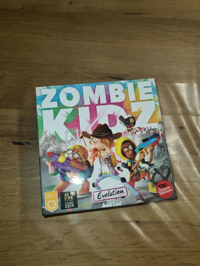 Proche du neuf jeu de société Zombie Kidz des éditions Scorpion Masqué - photo numéro 3
