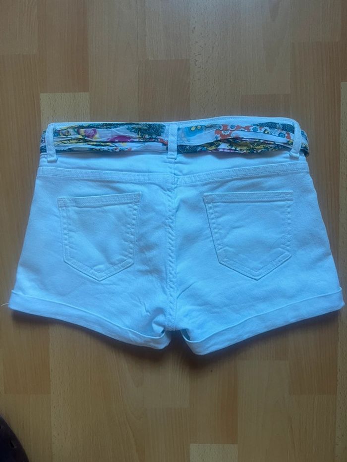 Short jeans fille blanc Zara Girls taille 9-10ans 140cm - photo numéro 2