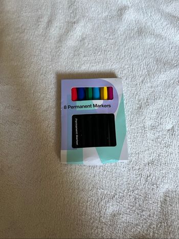 Lot de 8 marqueurs permanents Neufs