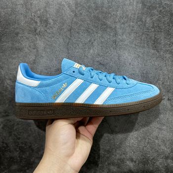 39:En stock : Baskets classiques ADIDAS ORIGINALS SAMBA OG. Un modèle plébiscité par les célébrités