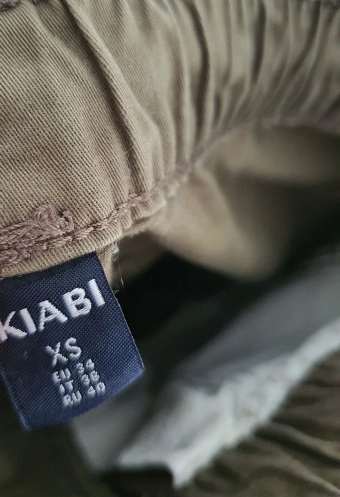 Pantalon cargo kiabi taille 34 ( xs ) en très bon état - photo numéro 2