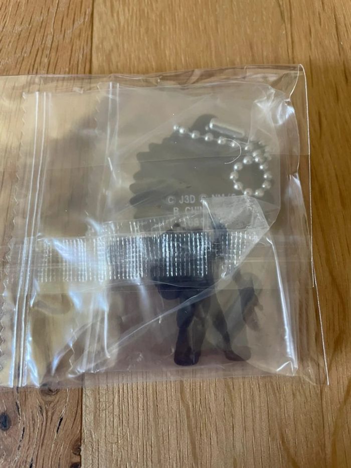 Kaiju No. 8 - Bandai - Porte-clés caoutchouc Kafka Hibino 6 cm - photo numéro 2