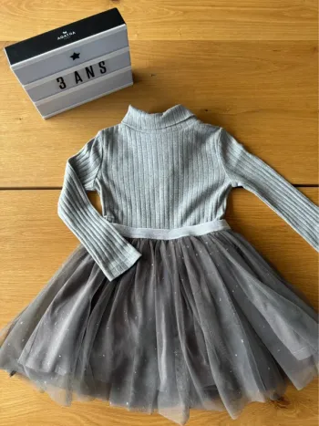 Robe bi matière grise avec tulle pailleté en bas - Taille 3 Ans