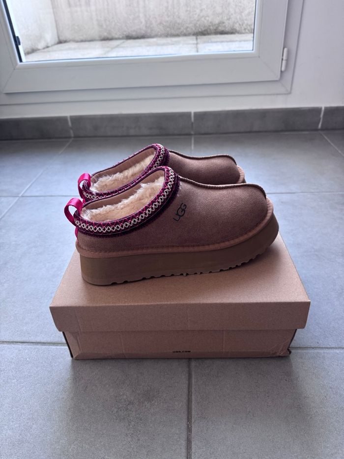 Paire de chaussons UGG marron taille 38 - photo numéro 4