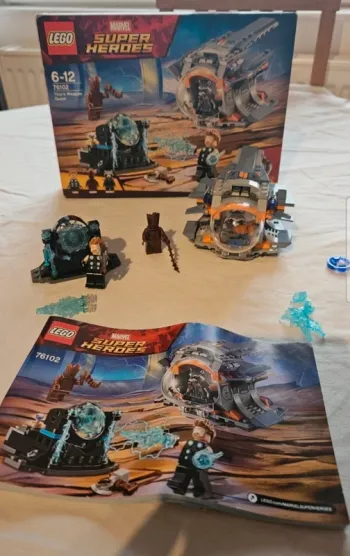 LEGO Marvel Super Heroes 76102- A la recherche du marteau de Thor ( complet avec figurines)