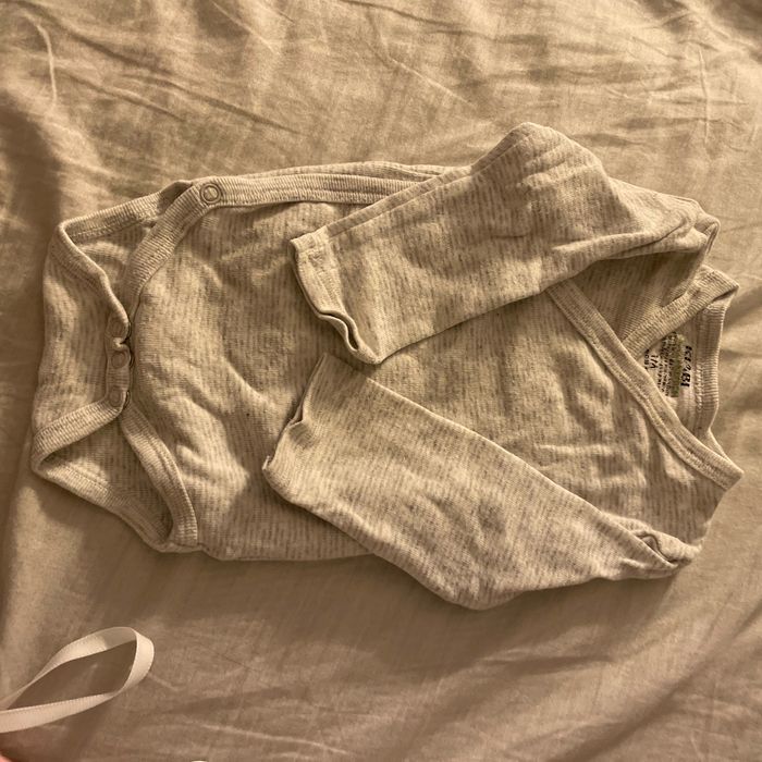 lot de body 1 mois - photo numéro 4