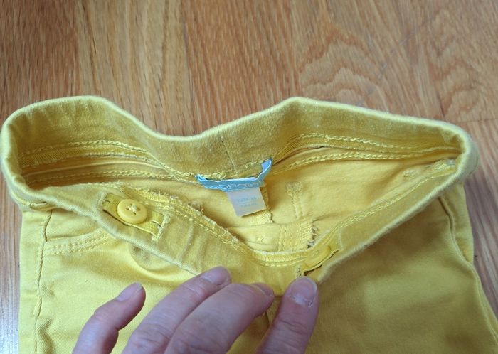 Pantacourt jaune - photo numéro 4