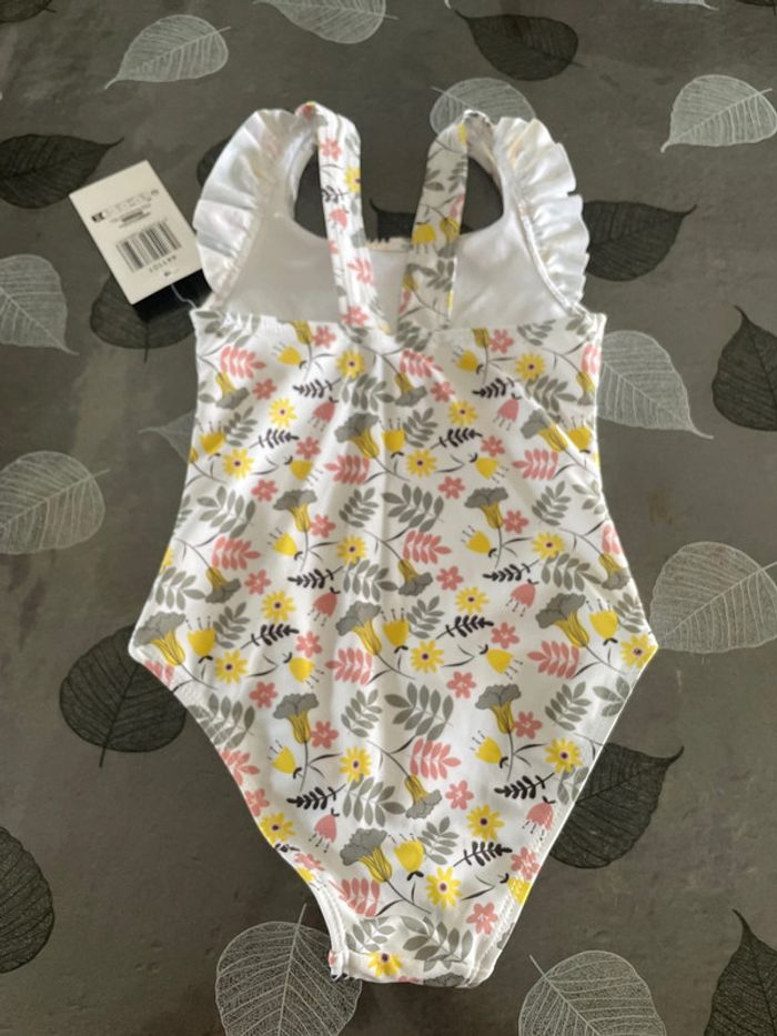 Maillot de pain 1pc blanc à motifs verts jaunes et roses 4ans neuf Super U - photo numéro 3