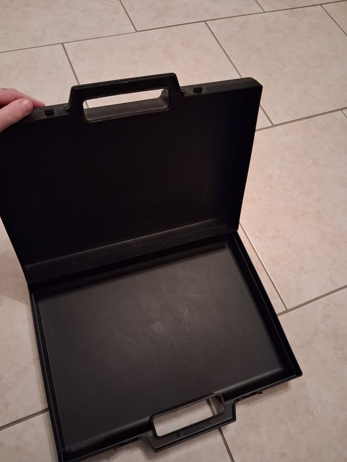 Malette noire - photo numéro 6