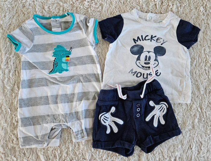 Barboteuse et ensemble 1 mois