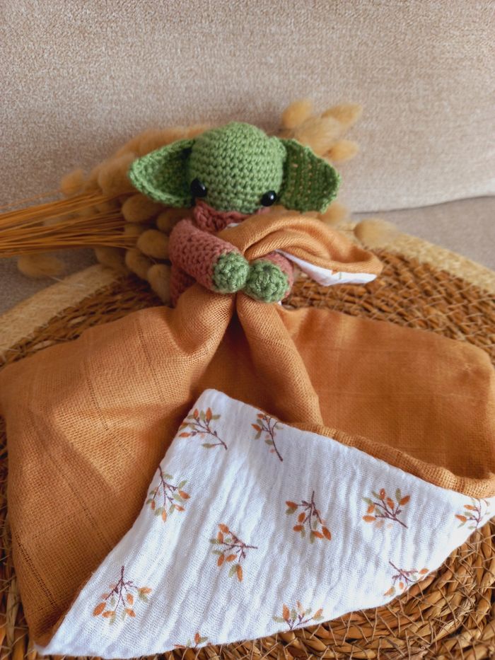 Doudou plat baby yoda star wars amigurumi au crochet - photo numéro 7