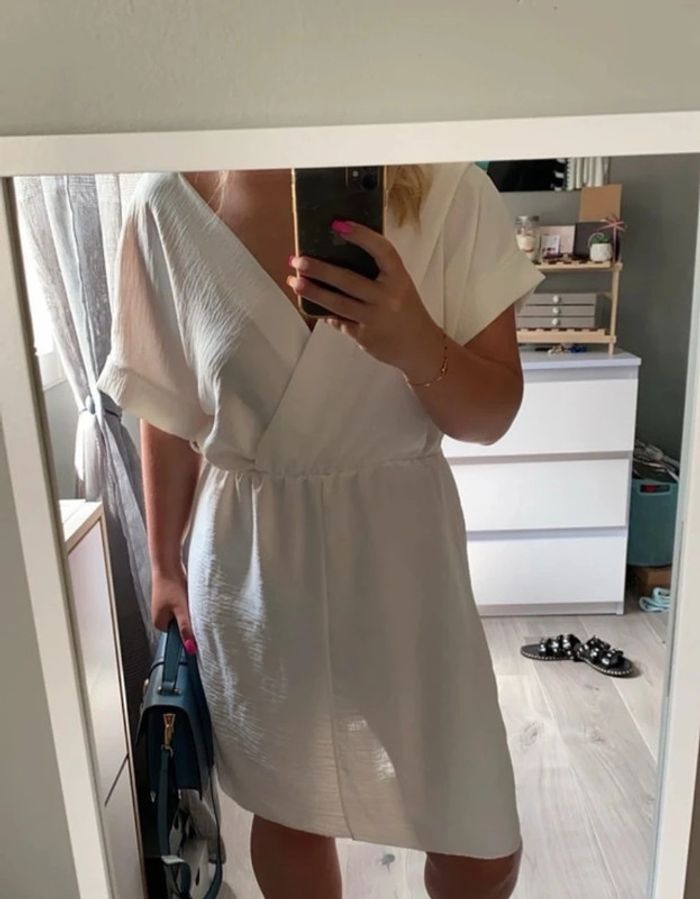 Robe dos nu - photo numéro 3