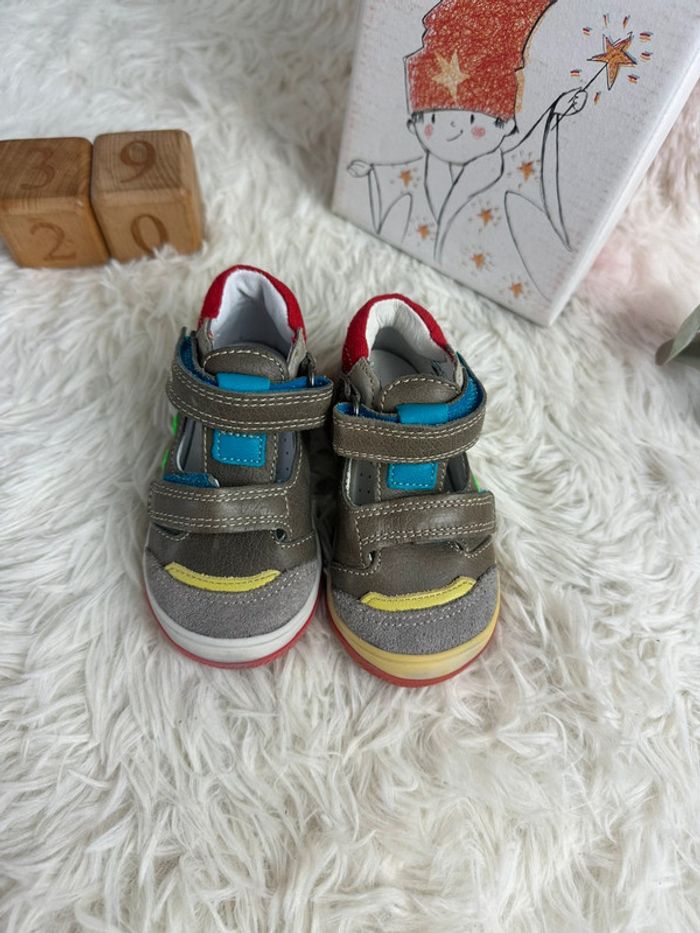 Paire de sandales Babybotte taille 20 - photo numéro 2