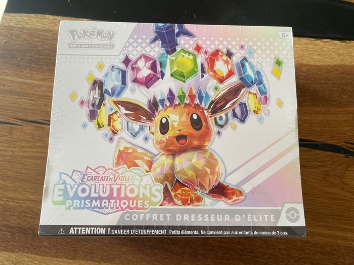 Pokémon - Coffret Dresseur d'Élite (ETB) EV08.5 Évolutions Prismatiques FR 8.5