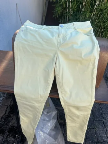 Jeans jaune pale